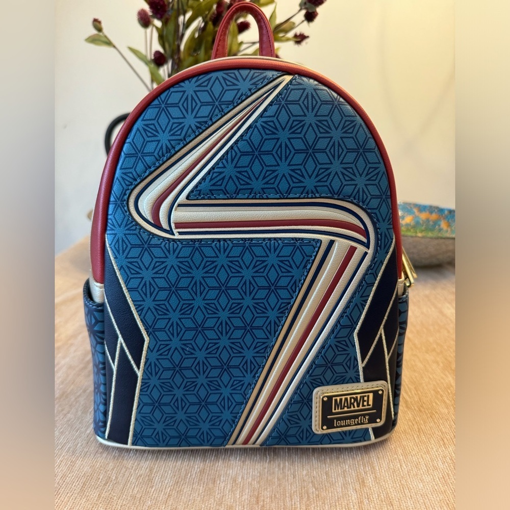 2022 NWOT Disney Parks Ms. Marvel Loungefly Mini Backpack - Picture 3 of 8